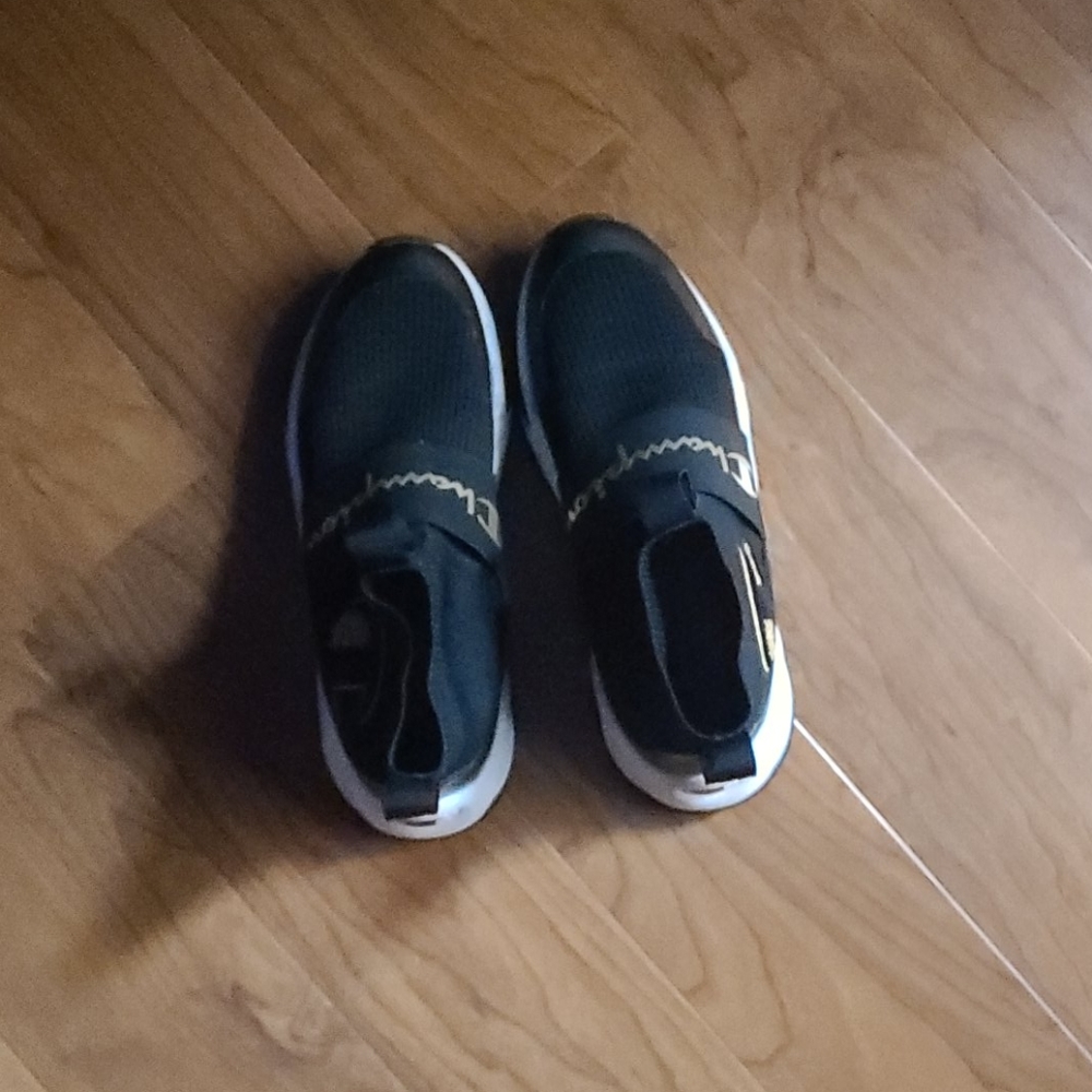 boy's champions rally pro sneakers